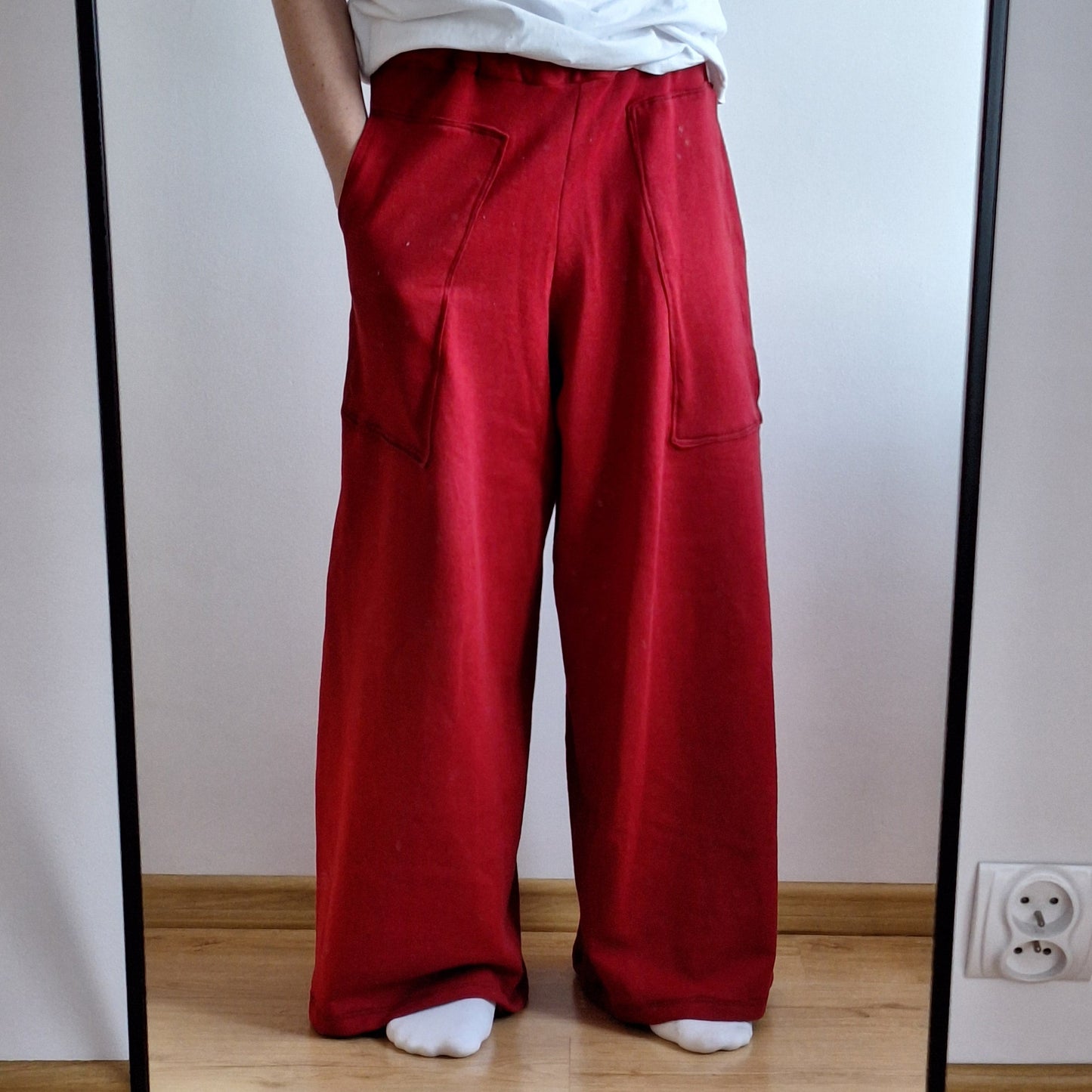 Baggy w Czerwonym Winie