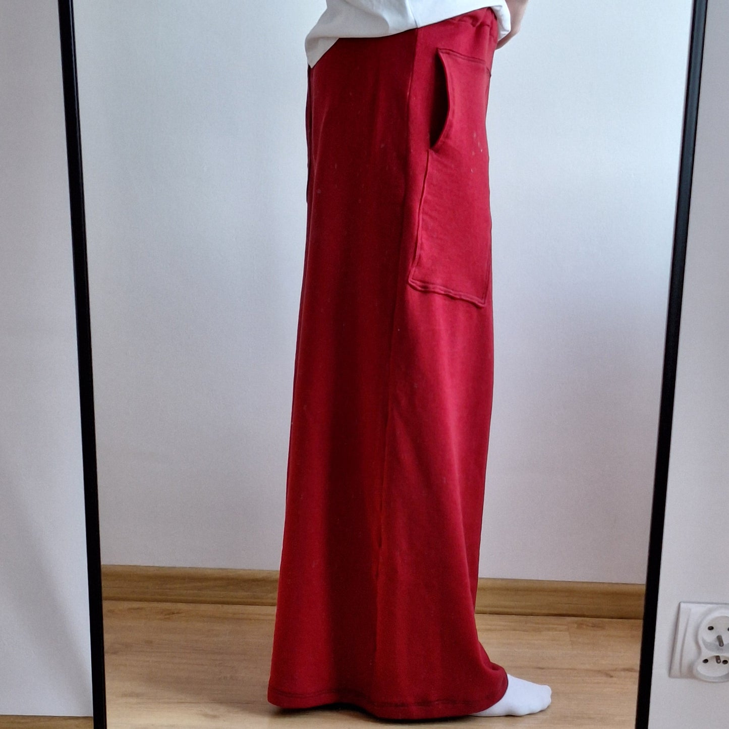 Baggy w Czerwonym Winie